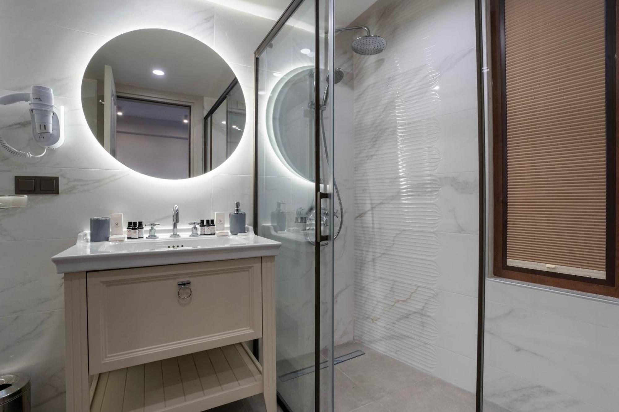 Smart And Simple Hotel Karakoy Istanbul Exterior photo