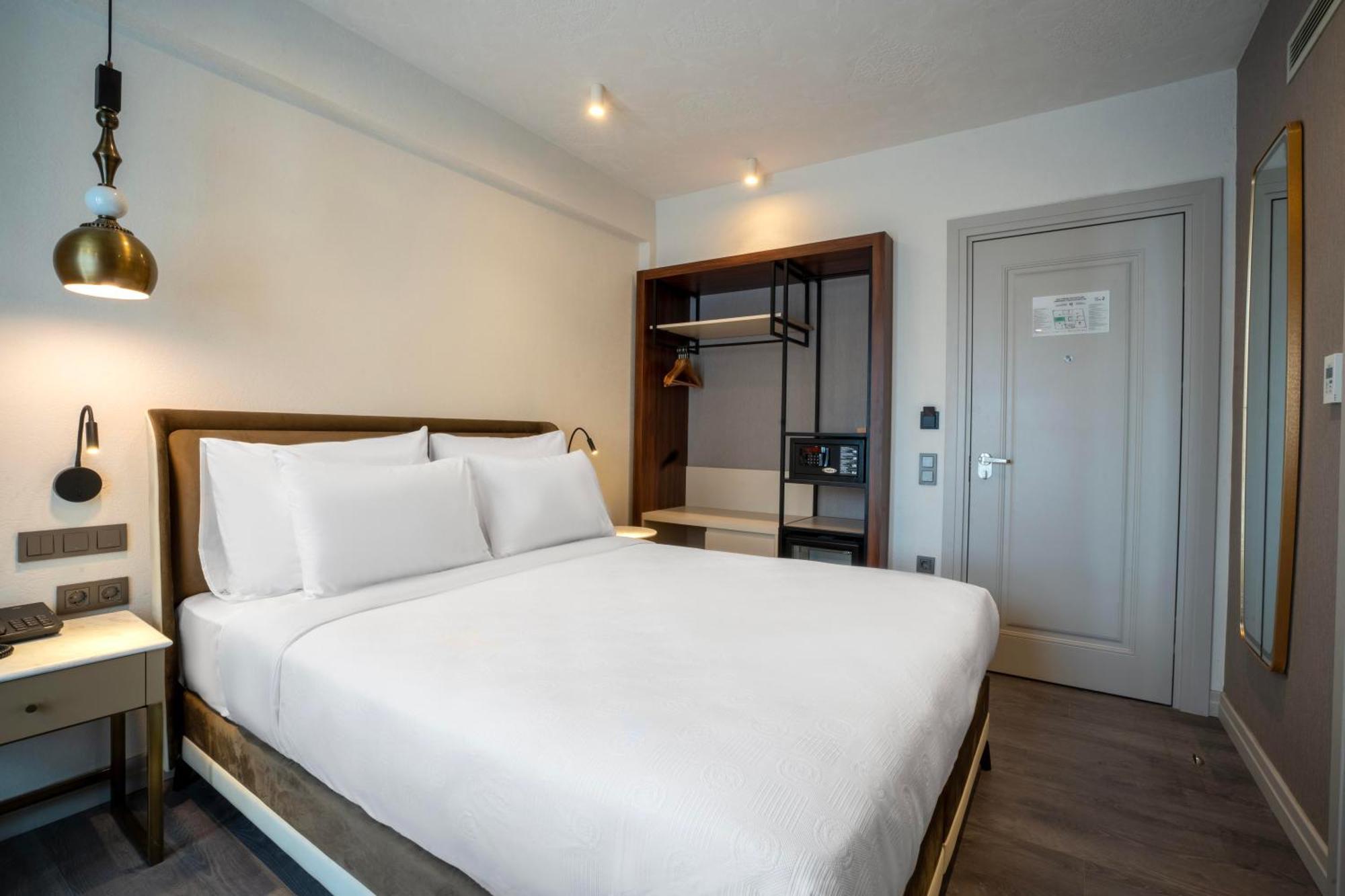 Smart And Simple Hotel Karakoy Istanbul Exterior photo