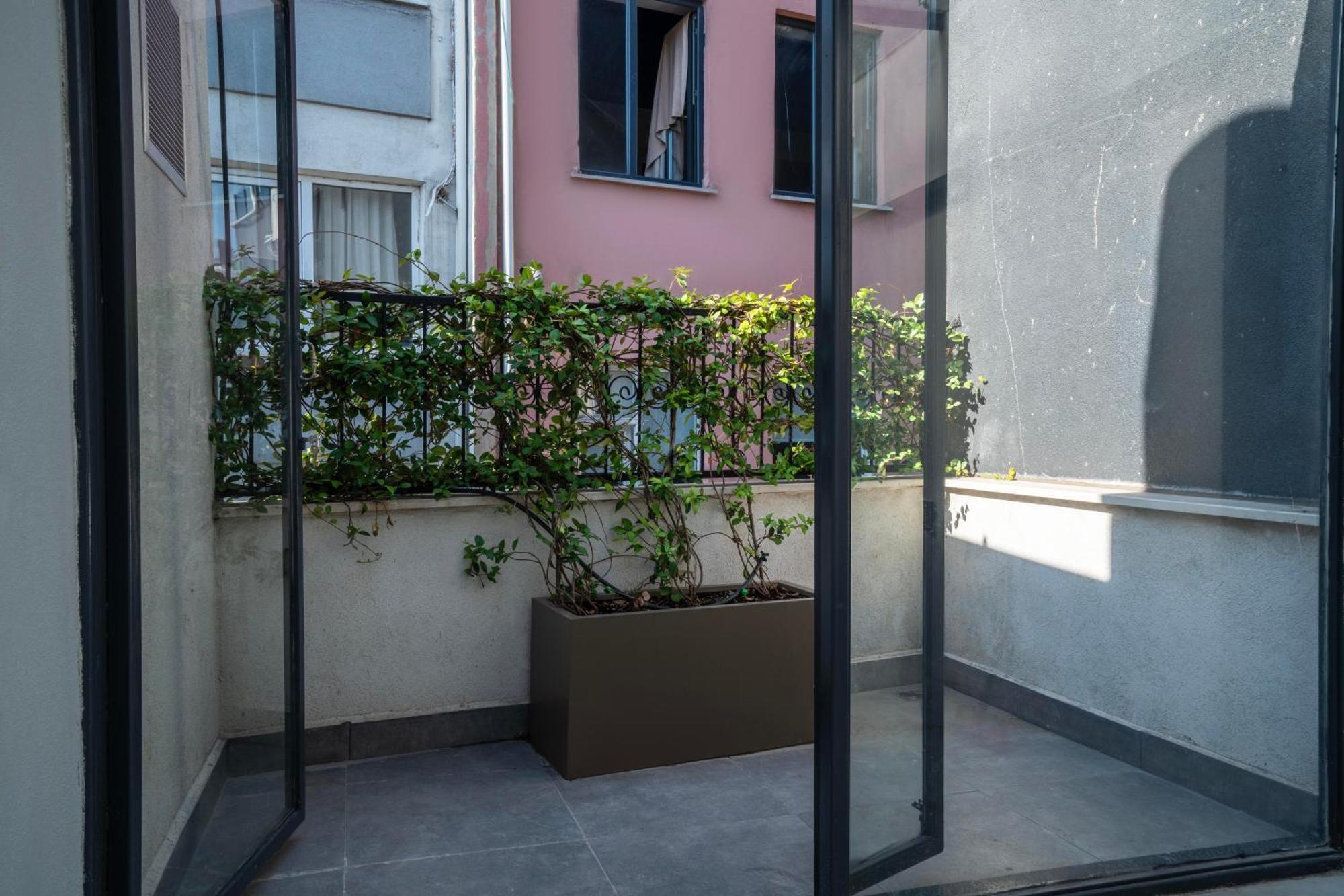 Smart And Simple Hotel Karakoy Istanbul Exterior photo