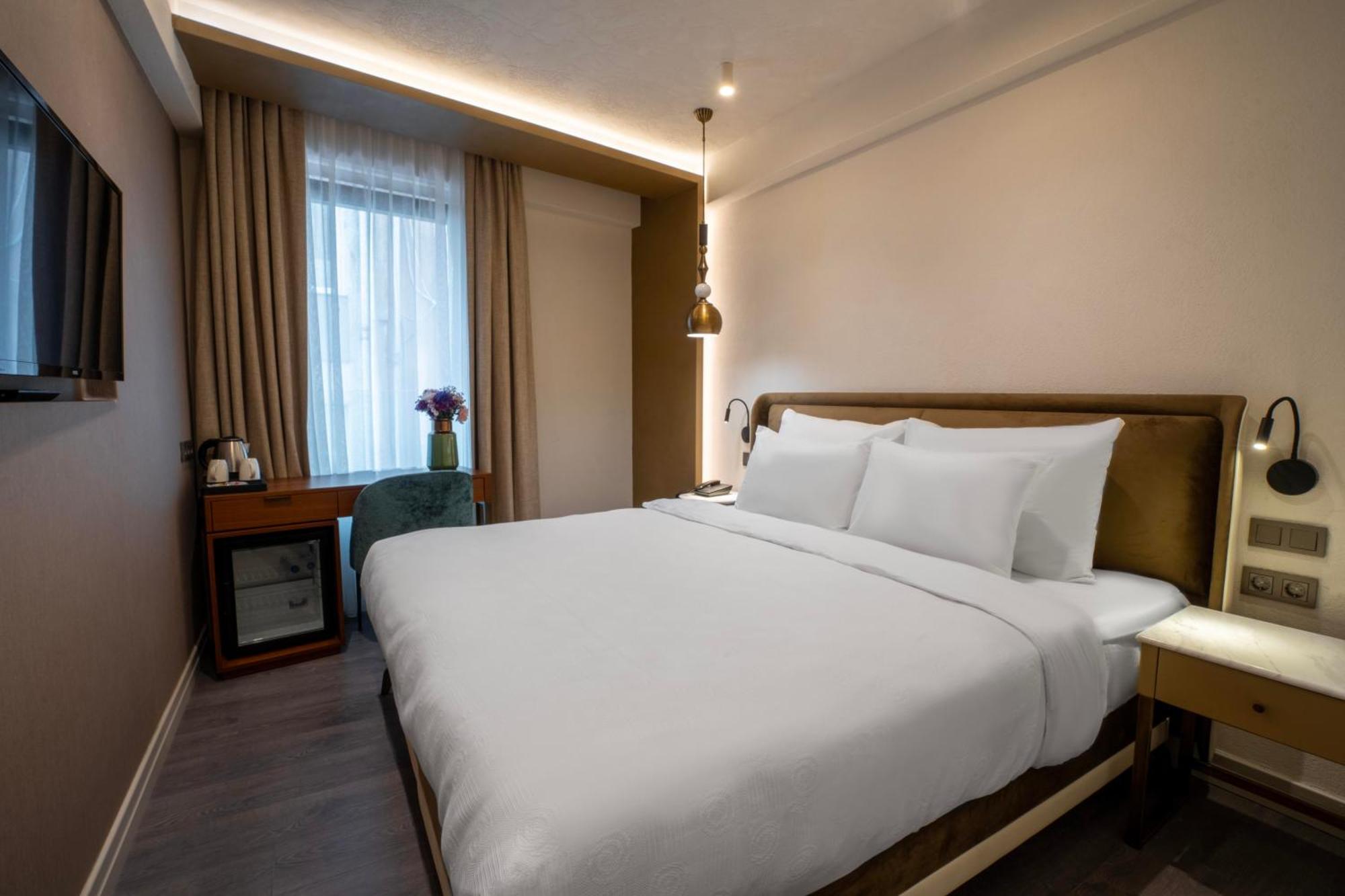 Smart And Simple Hotel Karakoy Istanbul Exterior photo