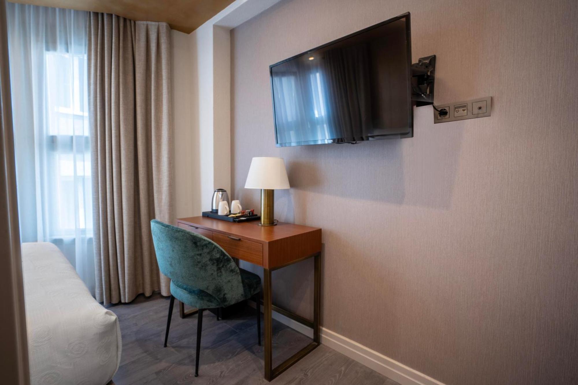 Smart And Simple Hotel Karakoy Istanbul Exterior photo