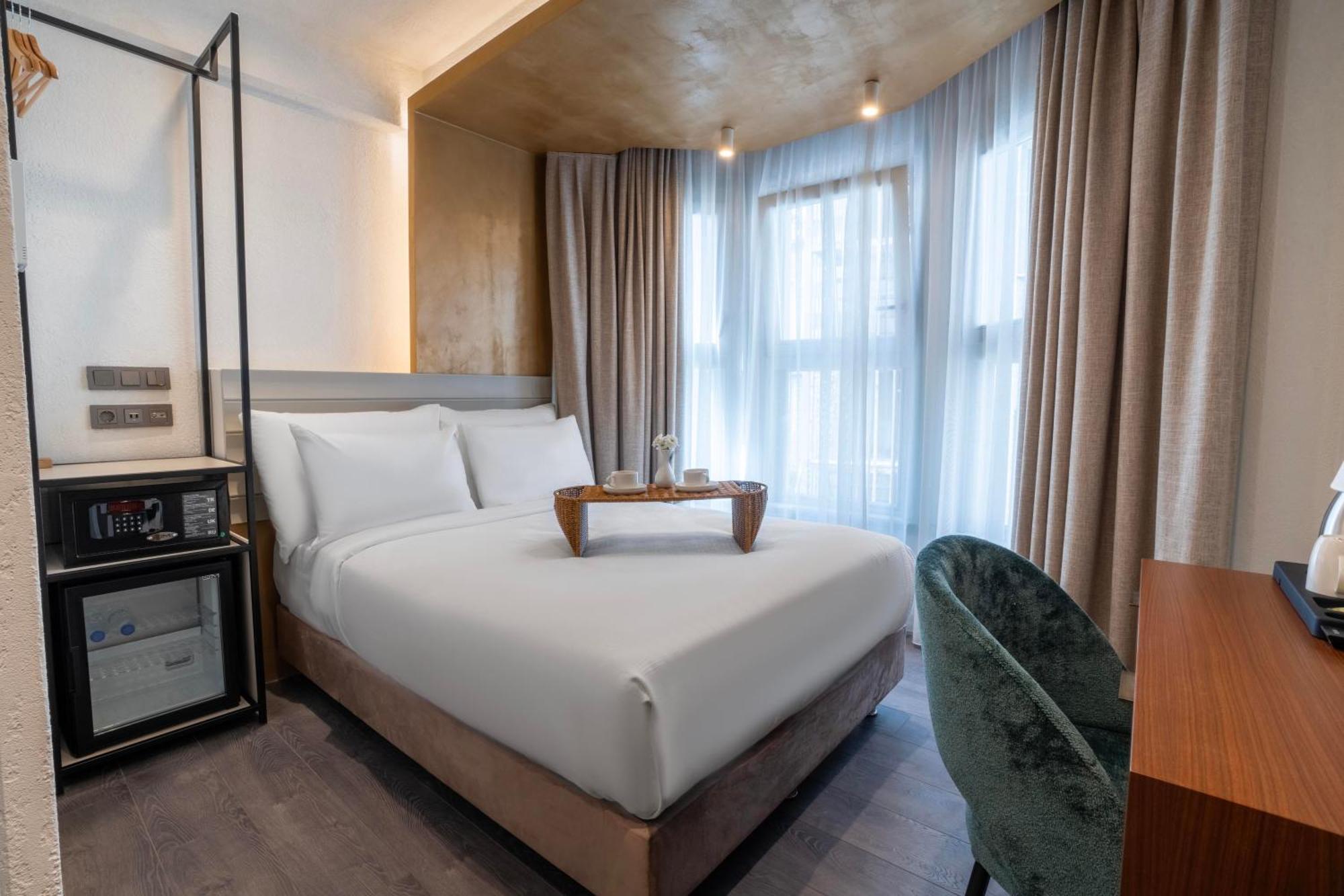 Smart And Simple Hotel Karakoy Istanbul Exterior photo