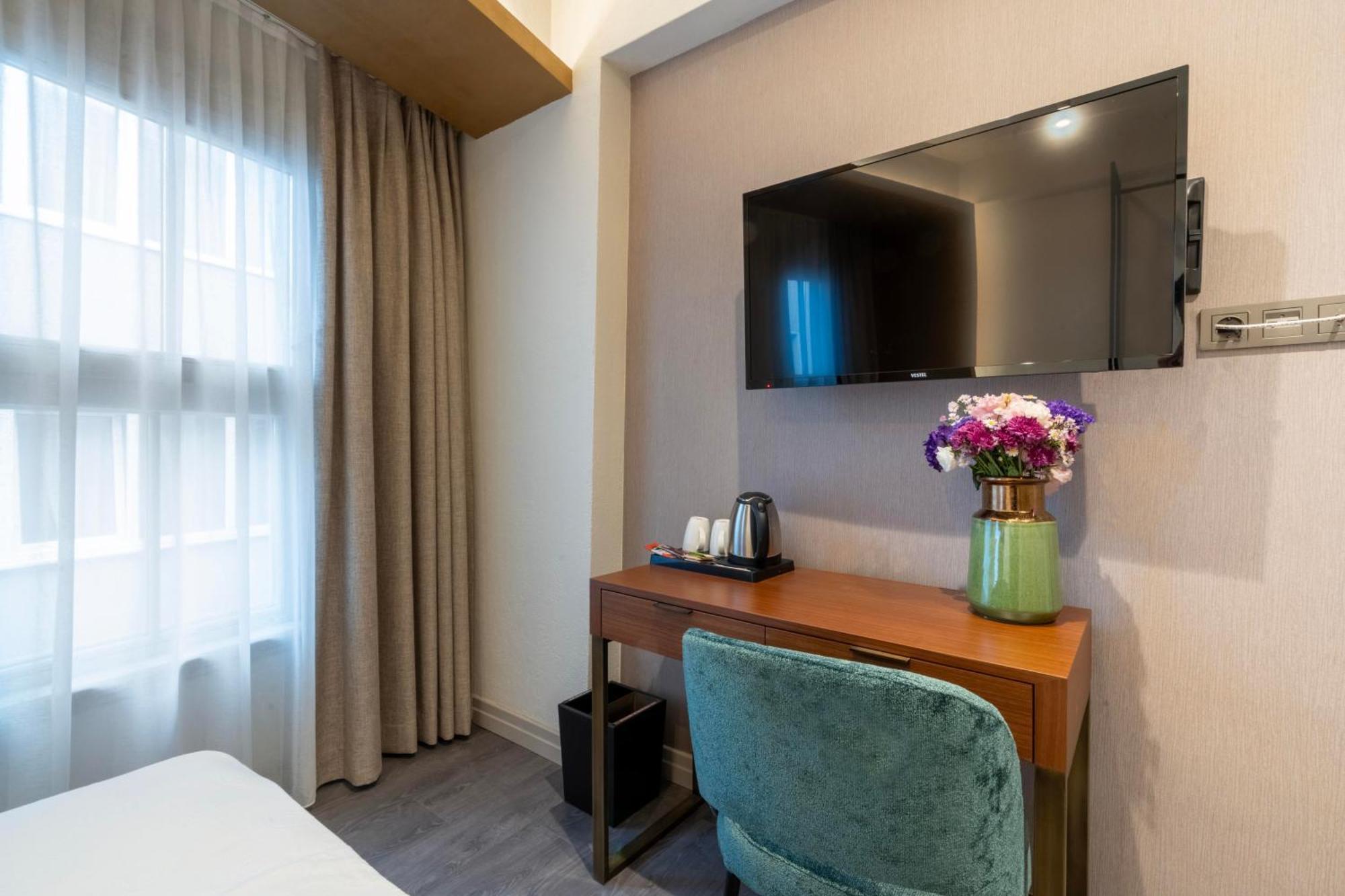 Smart And Simple Hotel Karakoy Istanbul Exterior photo