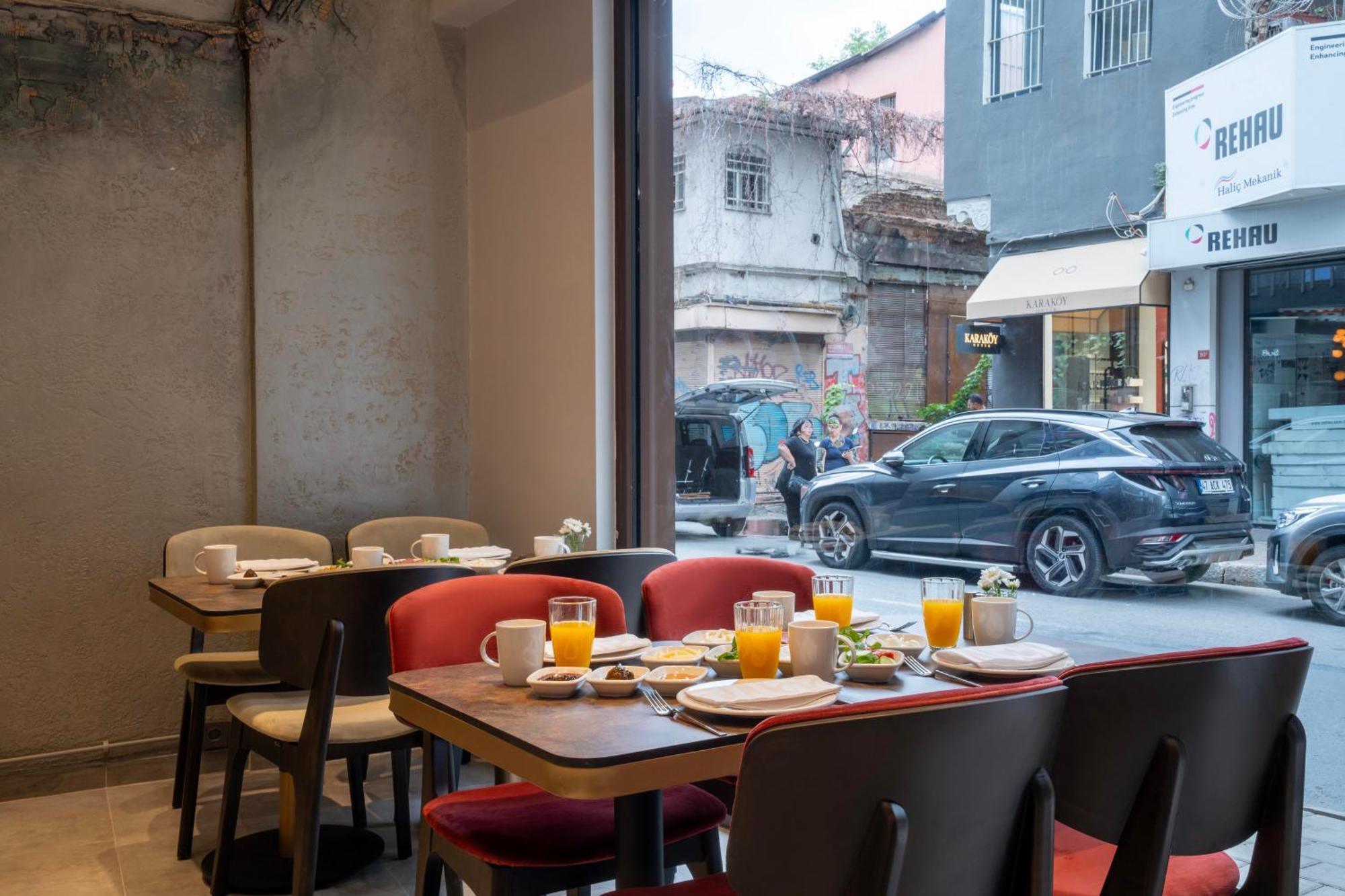Smart And Simple Hotel Karakoy Istanbul Exterior photo