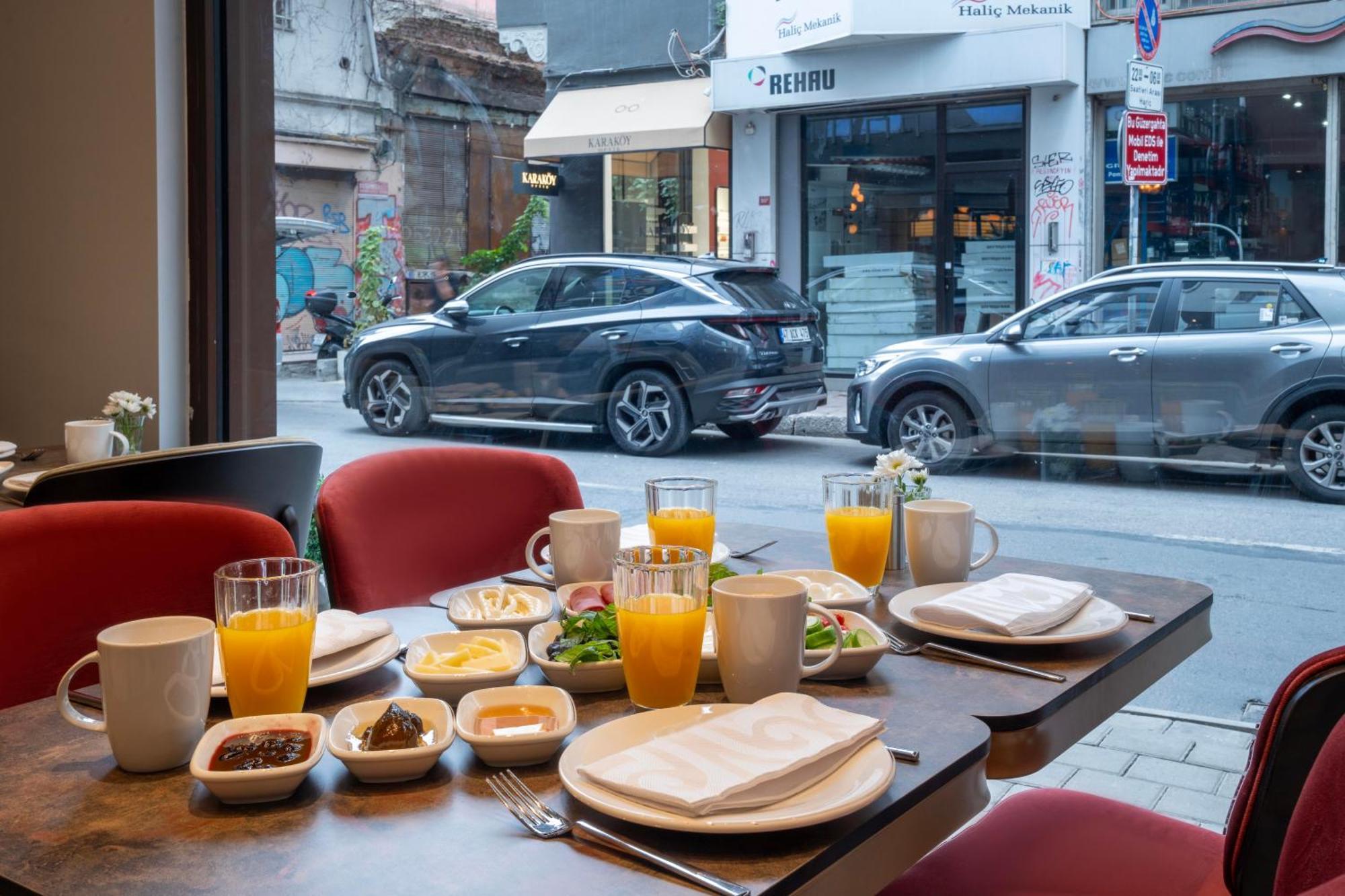 Smart And Simple Hotel Karakoy Istanbul Exterior photo